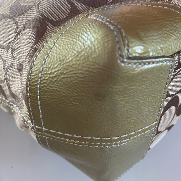 Vintage Coach signature Bleeker Tote in khaki canvas & gold leather trim - Picture 4 of 9